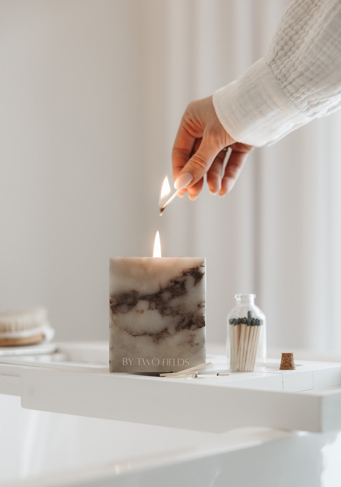 The Refillable Candle System - Viola Calacatta